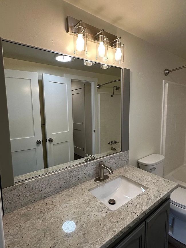 Building Photo - Modern Auburn Retreat—Fully Renovated 3BR ...