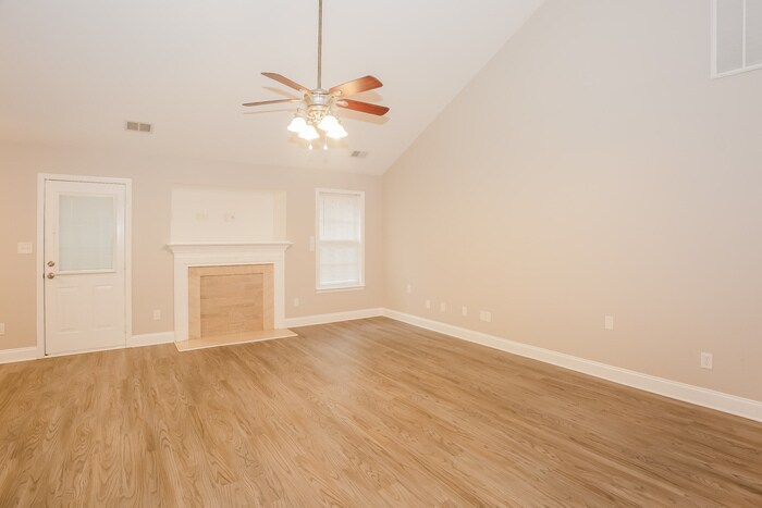 Building Photo - 408 Fawnbrook Ln