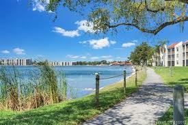 Building Photo - 115 Lake Emerald Dr