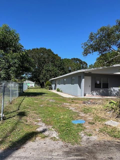 Building Photo - 1414 Edgewood Terrace