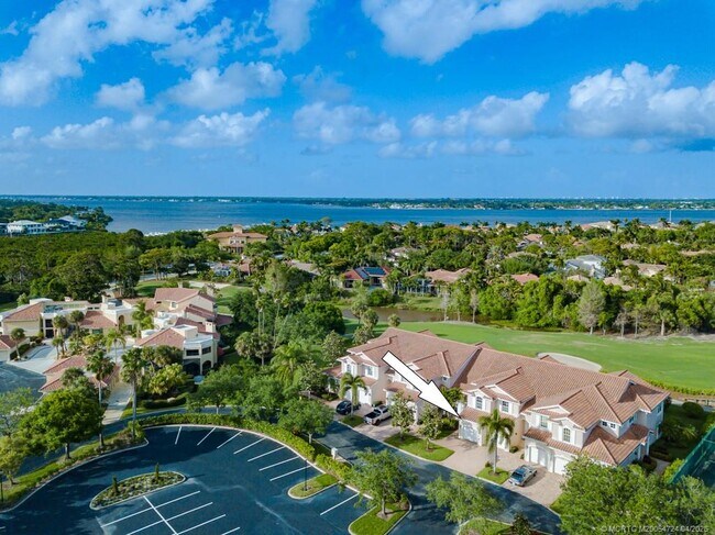 Building Photo - 2371 SW Carriage Hill Terrace