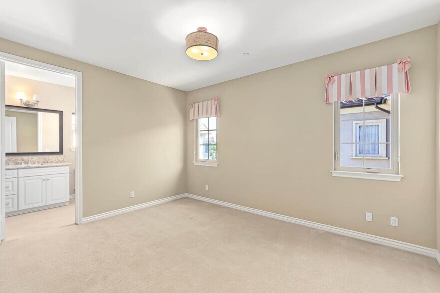 Bedroom 3 - 808 S Golden W Ave