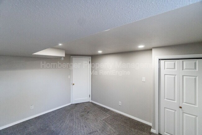 Building Photo - 11 E Rich Ave