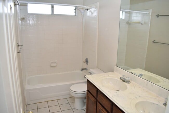 Building Photo - 4712 Birchbend Ln