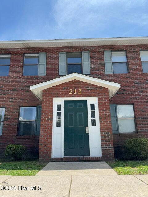Primary Photo - Nice 2 Bedroom Apartment-212 Zack Cir. #A