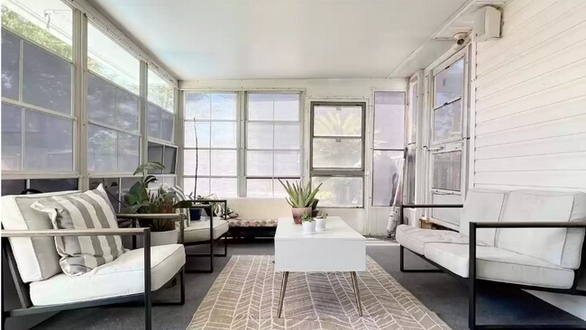 Florida room screened patio - 21 Ruby Cir