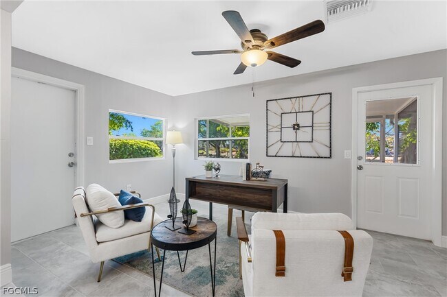 Building Photo - 1003 April Ln