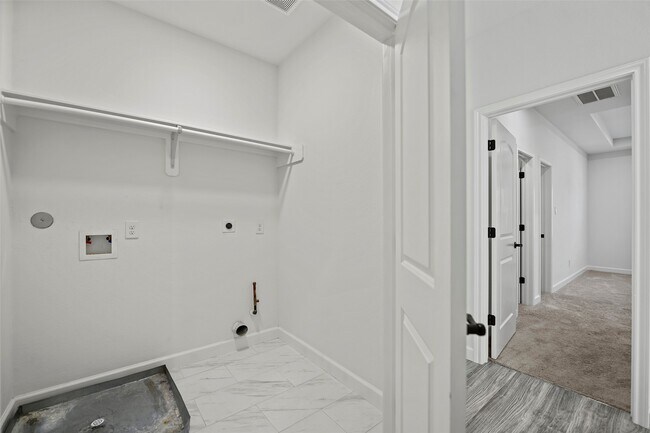 Building Photo - 1071 St Clair St