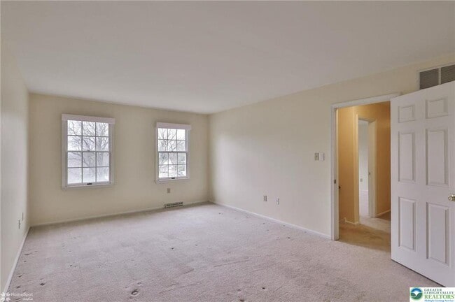Building Photo - 4059 Wedgewood Rd