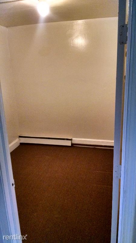 Building Photo - 4 br, 1 bath Townhome - 770 Kohn St