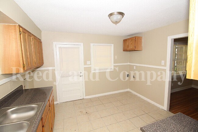 Building Photo - 1555 S Perkins Rd