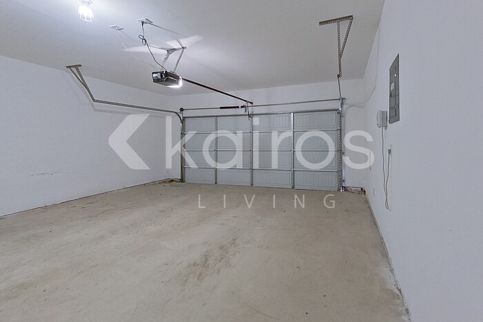 Building Photo - 946 Shady Brk