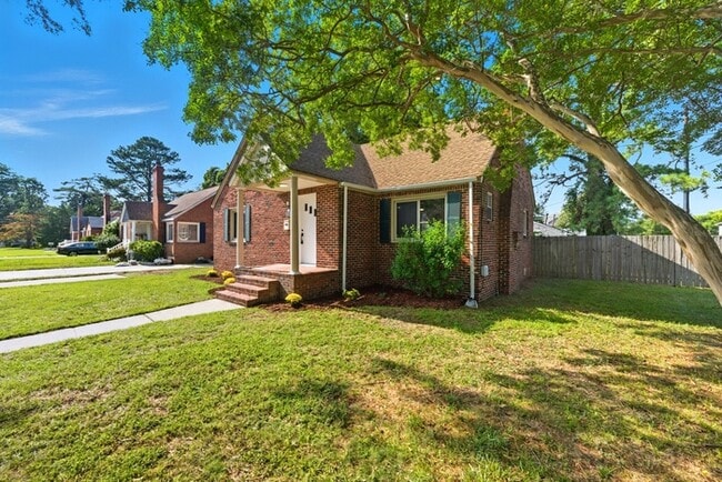 Building Photo - WELCOME TO WILLOUGHBY TERRACE!!!