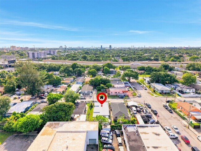Building Photo - 6920 NW 6th Ct