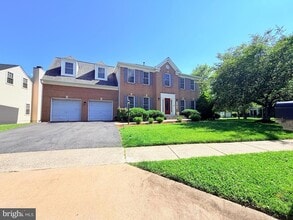Building Photo - 11610 Seneca Forest Cir