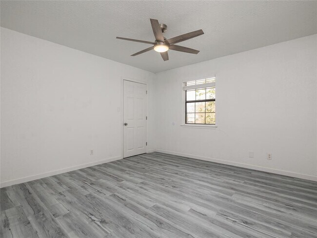 Building Photo - 148 Discovery Ln