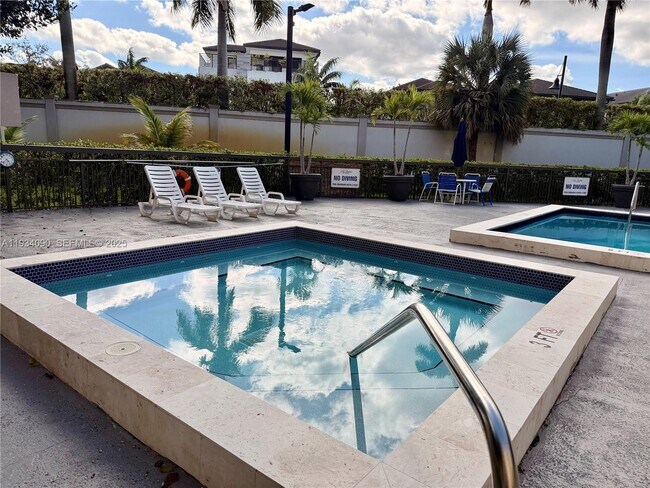 Building Photo - 8255 Lake Dr