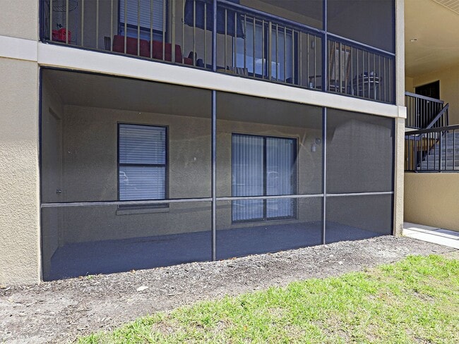 Building Photo - 5321 Summerlin Rd