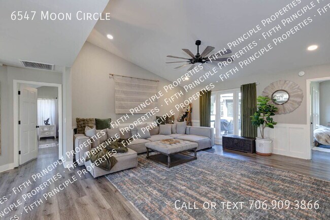 Building Photo - 6547 Moon Cir