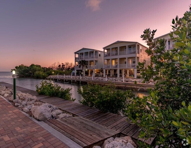 Building Photo - Tarpon Harbour