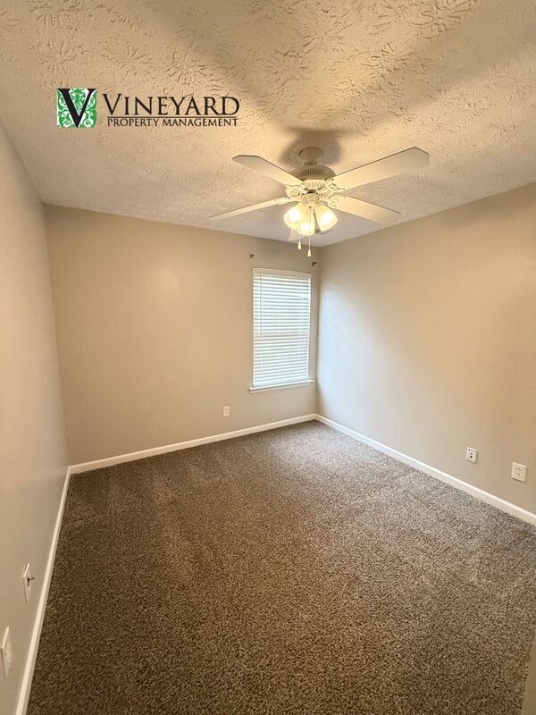 Building Photo - 515 Kensigton Park Dr