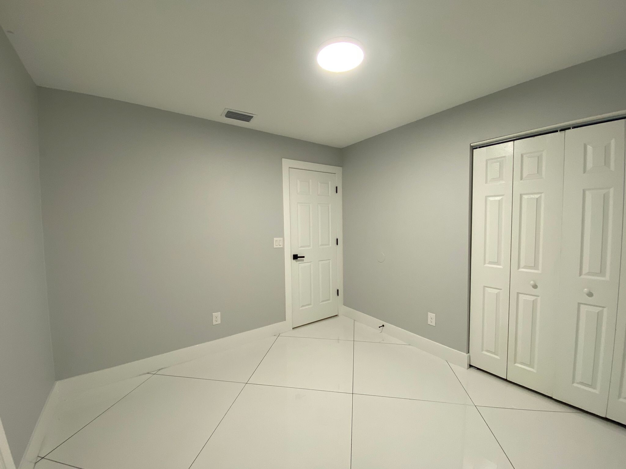Building Photo - 2032 Gregory Dr