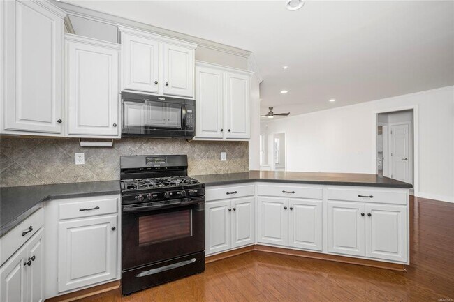 Building Photo - 5540 Ash Grove Cir