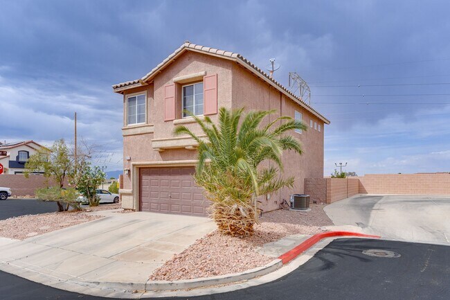 Building Photo - VIBRANT 3BEDROOM 2.5BATH HOME IN 89015