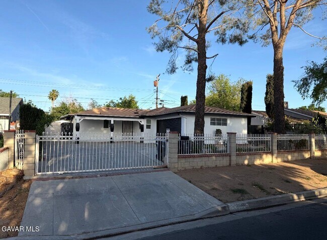 Building Photo - 38638 31st St E