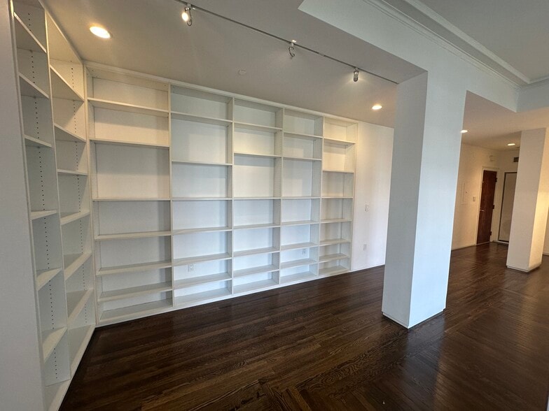 Building Photo - 30 5th St NE