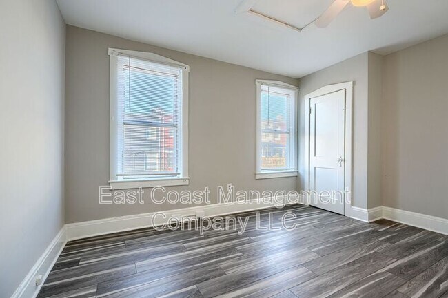 Building Photo - 2706 E Biddle St