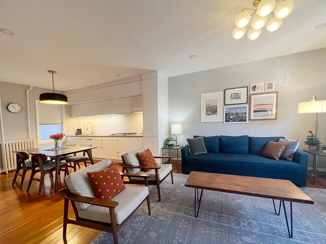 Building Photo - 118 Brooks St