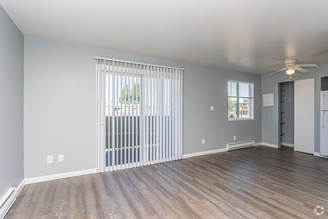 1BR, 1BA - 2nd Floor 705SF - Living Room - Summerwalk Villa