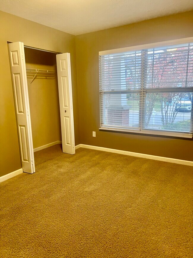 Building Photo - 2118 Erin Ln