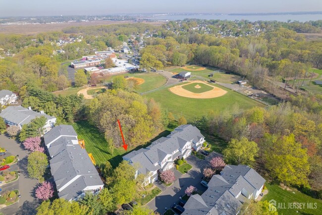 Building Photo - 1 Bridge Pointe Dr