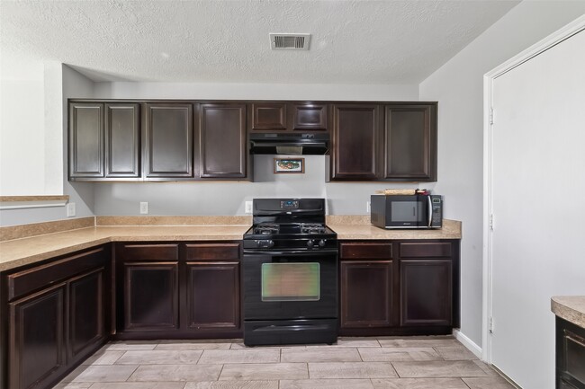 Building Photo - 2707 Piney Lake Ct