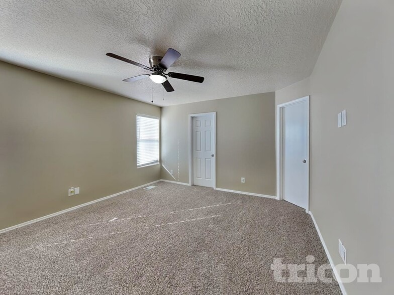 Building Photo - 6407 Black Hawk Dr NE