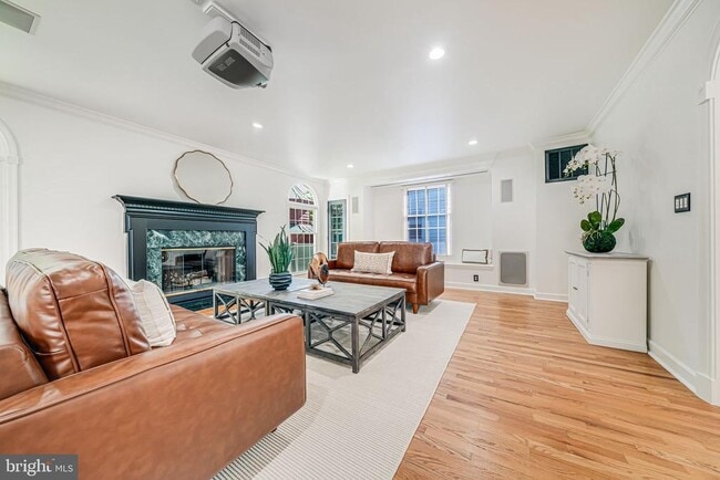 Building Photo - 4817 Chevy Chase Blvd