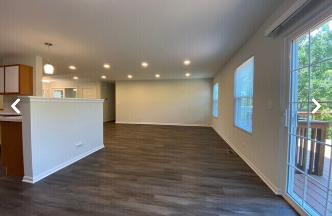 Building Photo - 5363 Danbury Cir