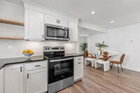 Building Photo - Move-In Ready! Updated Biddeford 3BR/2BA H...