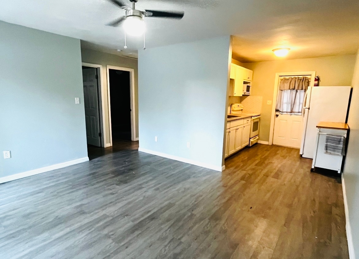 Building Photo - 9803 N Aster Ave