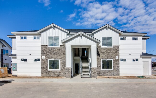Building Photo - 2 Bedroom Apartments in Caldwell With Style, Convenience & Comfort!