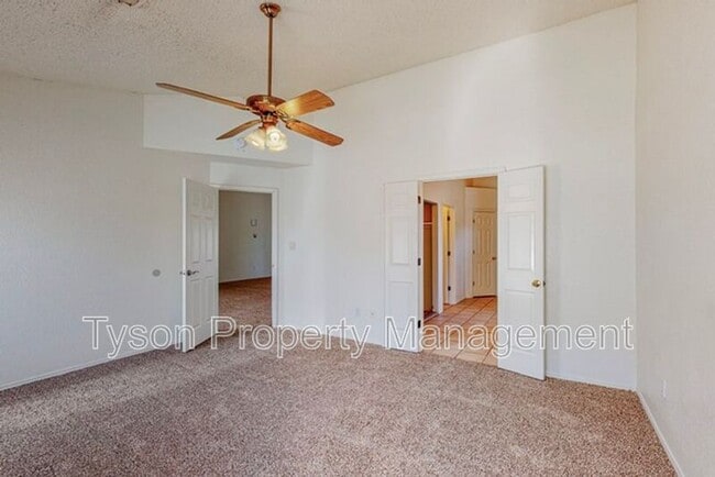 Building Photo - 5201 Tamariz Dr NW