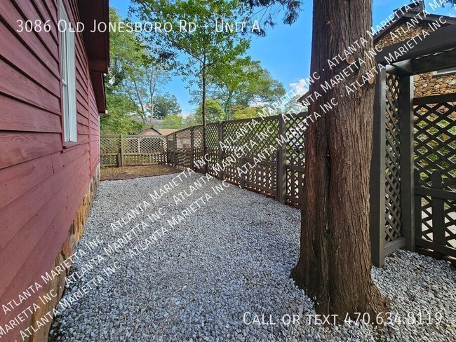 Building Photo - Charming 3-Bedroom Ranch Duplex in the Hea...