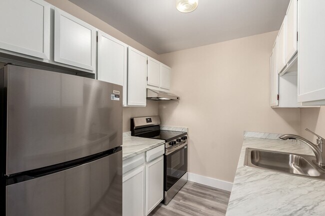 Building Photo - 830 20th St