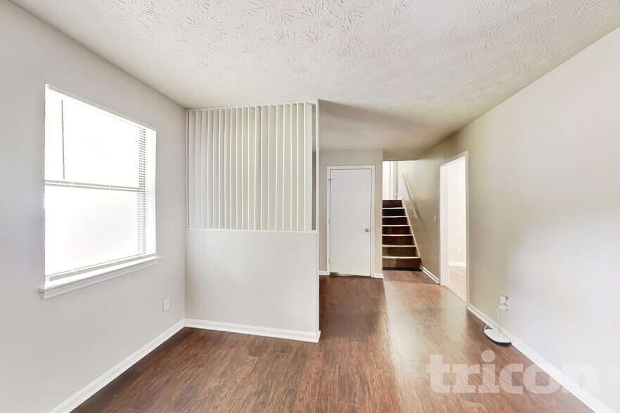 Building Photo - 2224 Clinchfield Ct
