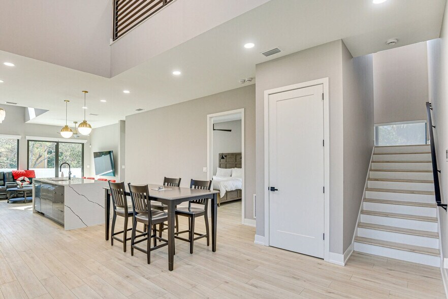 Building Photo - 118 Via Madrid Dr