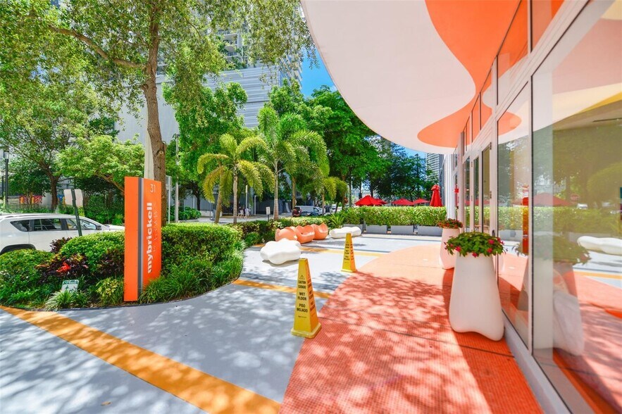 Building Photo - 31 SE 6th St