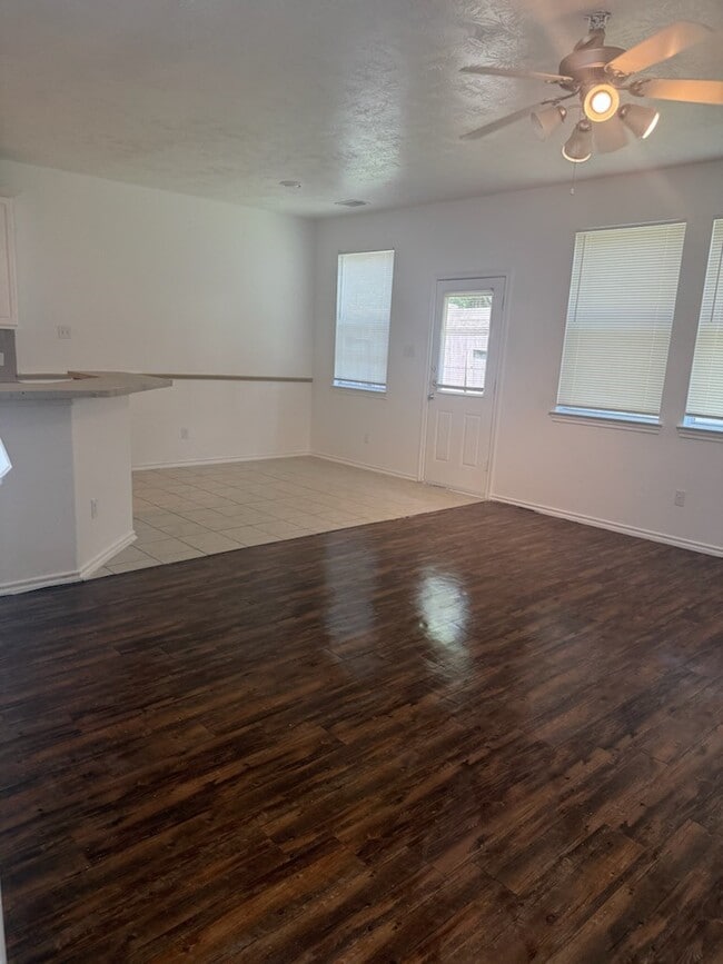 Building Photo - 16107 Sandy Path Ln