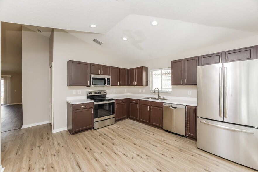 Building Photo - 12724 Lake Vista Dr